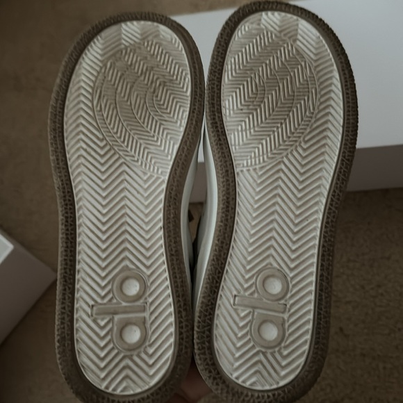 Alo yoga recovery sneaker. - Picture 4 of 6